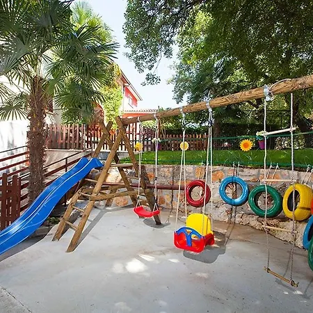 בית נופש In With Terrace, Air Conditioning, W-lan, Washing Machine 4928-11 פורץ