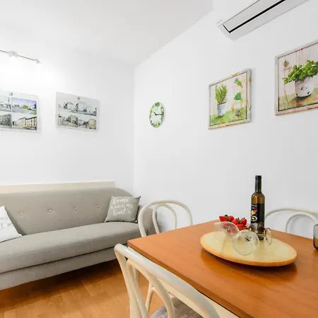 In With Terrace, Air Conditioning, W-lan, Washing Machine 4928-11 פורץ