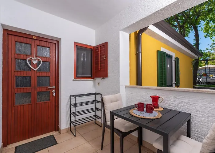 Nyaraló In With Terrace, Air Conditioning, W-lan, Washing Machine 4928-11 *