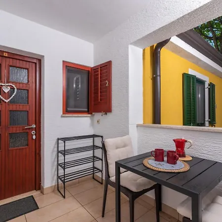 Holiday home In With Terrace, Air Conditioning, W-lan, Washing Machine 4928-11 *